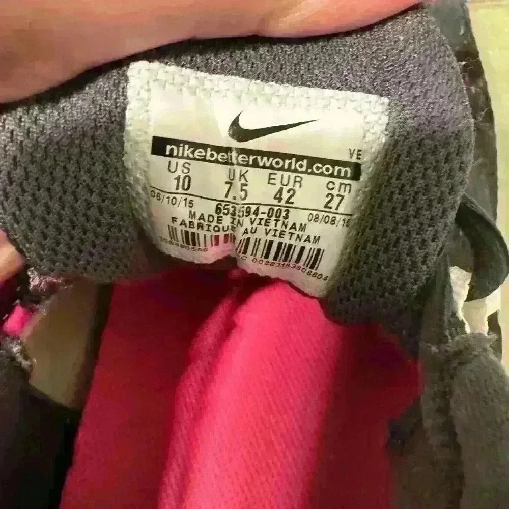 Used Women’s Nike Shoes Size 10